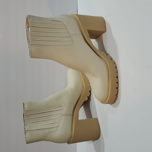 Dolce Vita cream bone beige chunky platform ankle Bootie size 10 brand new - Picture 1 of 12